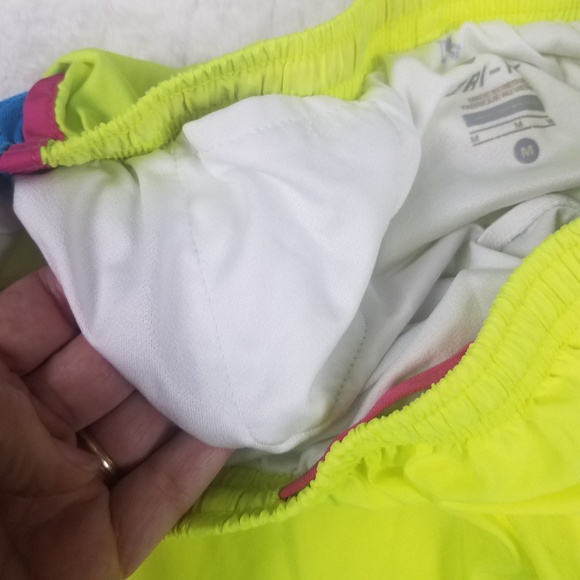 Nike Dri-Fit Shorts (Girls) Sz M - Picture 6 of 6